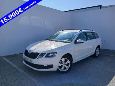 Usado Skoda Octavia Ambition 115 CV (84 kW) 2020 Blanco Familiar