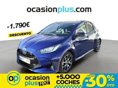 Usado Toyota Yaris Hybrid Style 116 CV (85 kW) 2022 Azul