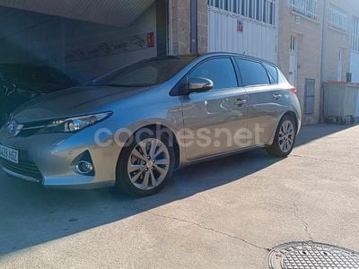 Toyota Auris Hybrid