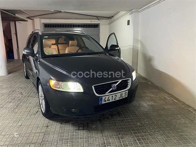 Usado Volvo V50 Summum 109 CV (80 kW) 2010 Gris / plata Familiar