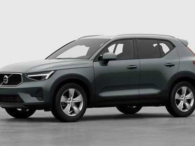 Oro Nuevo 2025 Volvo XC40 Core SUV | 38.900 € (Precio justo)