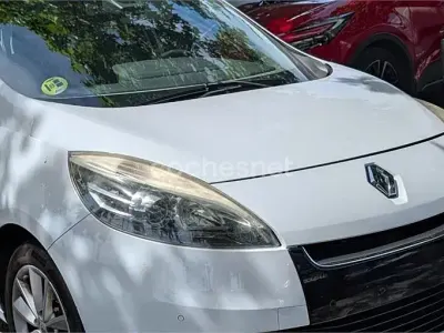 Usado Renault Scénic III Privilege 130 CV (95 kW) 2012 Blanco Monovolumen