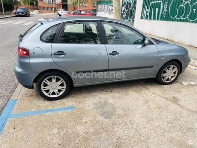 Usado Seat Ibiza Sport 75 CV (55 kW) 2006 Gris / plata Utilitario
