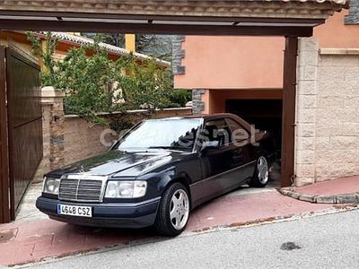 Usado Mercedes E300 220 CV (161 kW) 1992 Negro Descapotable