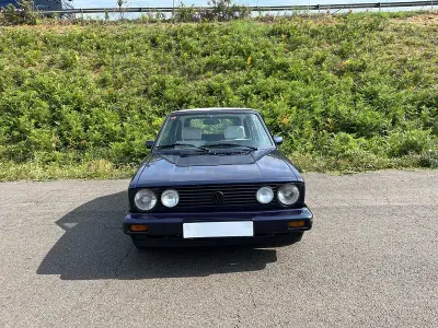 Usado VW Golf Cabriolet 98 CV (72 kW) 1992 Azul Descapotable
