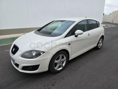 Usado Seat Leon Style 105 CV (77 kW) 2011 Blanco Utilitario