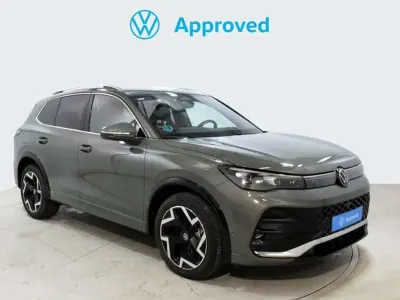 Usado VW Tiguan R-line 150 CV (110 kW) 2025 Verde SUV