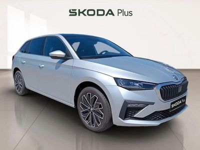 Usado Skoda Scala 116 CV (85 kW) 2024 Gris plata Utilitario