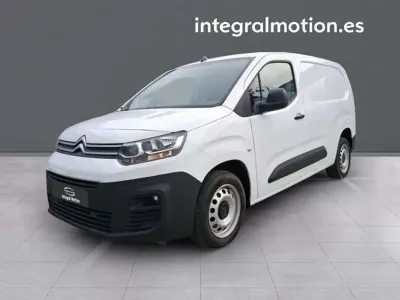 Usado Citroën Berlingo 102 CV (75 kW) 2021 Blanco Monovolumen