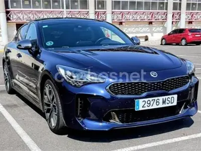 Usado Kia Stinger GT-Line 255 CV (187 kW) 2017 Azul Utilitario