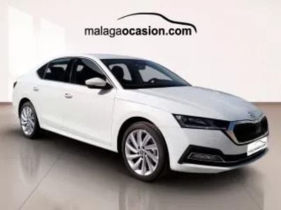 Usado Skoda Octavia Selection 150 CV (110 kW) 2024 Blanco Berlina