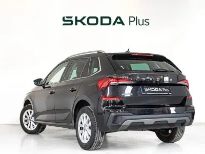 Usado Skoda Kamiq Selection 115 CV (84 kW) 2025 Negro SUV