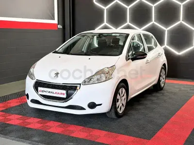 Usado Peugeot 208 Access 68 CV (50 kW) 2015 Blanco Utilitario