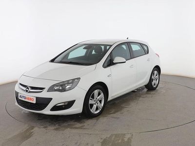 Usado Opel Astra Selective 165 CV (121 kW) 2015 Blanco Berlina