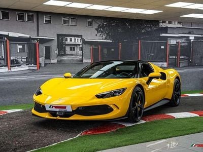 Usado Ferrari 296 831 CV (611 kW) 2024 Amarillo Coupe