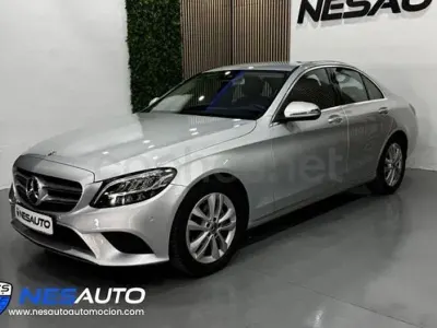 Usado Mercedes C180 156 CV (114 kW) 2018 Gris / plata Berlina