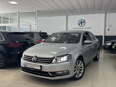 Usado VW Passat Highline 160 CV (117 kW) 2011 Gris / plata Familiar
