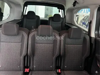 Usado Peugeot Rifter Allure 130 CV (95 kW) 2020 Gris / plata Monovolumen