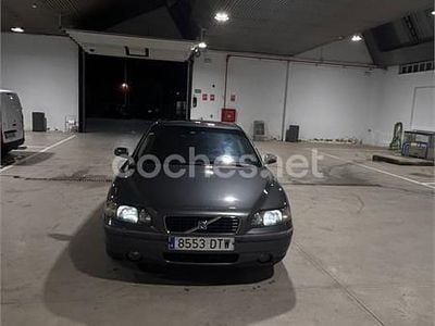 Usado Volvo S60 163 CV (119 kW) 2003 Gris / plata Berlina