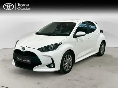 Usado Toyota Yaris Hybrid Active 116 CV (85 kW) 2024 Blanco Berlina