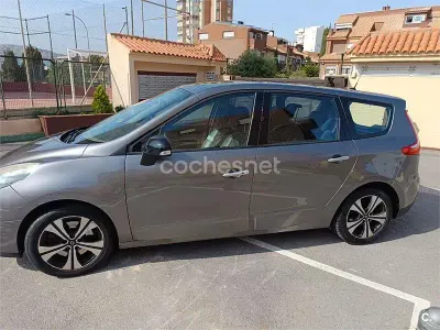Käytetty Renault Scénic III Bose Edition 150 HP (110 kW) 2010 Harmaa Tila-auto
