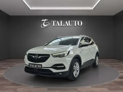 Usado Opel Grandland X Selective 131 CV (96 kW) 2019 Blanco SUV