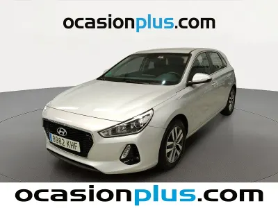 Usado Hyundai i30 110 CV (80 kW) 2018 Gris plata Utilitario