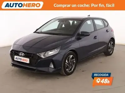 Usado Hyundai i20 84 CV (61 kW) 2023 Gris Utilitario