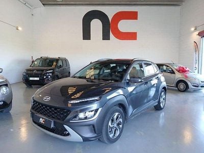 Usado Hyundai Kona 141 CV (103 kW) 2021 Gris / plata SUV