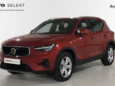 Rojo Usado 2022 Volvo XC40 Core SUV | 39.300 €