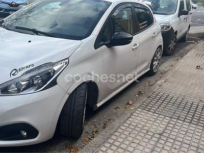 Usado Peugeot 208 GT-line 100 CV (73 kW) 2019 Blanco Utilitario