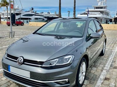 Usado VW Golf VII Advance 125 CV (91 kW) 2018 Gris / plata Berlina