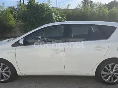 Usado Toyota Auris Hybrid