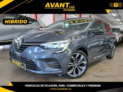 Używany Renault Clio V Zen 140 KM (102 kW) 2021 Niebieski Sedan/Limuzyna