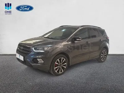Usado Ford Kuga ST-Line 150 CV (110 kW) 2019 Gris / plata SUV