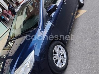 Usado Ford Focus Trend 125 CV (91 kW) 2012 Azul Familiar
