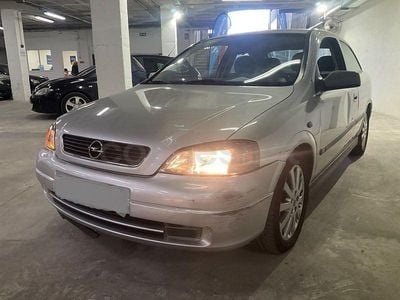 Usado Opel Astra Sport 147 CV (108 kW) 2003 Gris / plata Berlina