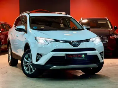 Usado Toyota RAV4 Hybrid Advance 197 CV (144 kW) 2017 Blanco SUV