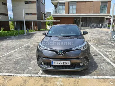 Usado Toyota C-HR Advance 122 CV (89 kW) 2018 Gris / plata SUV