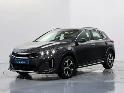 Usado Kia XCeed 141 CV (103 kW) 2024 Gris / plata SUV