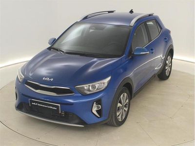 Azul Usado 2024 Kia Stonic SUV | 20.420 € (Un poco caro)