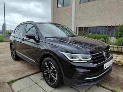Używany VW Tiguan Life 150 KM (110 kW) 2021 Czarny SUV