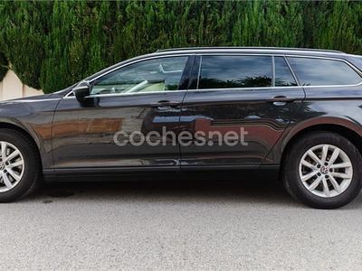 Usado VW Passat 122 CV (89 kW) 2021 Negro Familiar