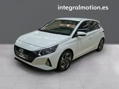 Usado Hyundai i20 84 CV (61 kW) 2022 Blanco Utilitario