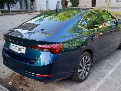 Usado Skoda Octavia Style 204 CV (150 kW) 2022 Azul Berlina