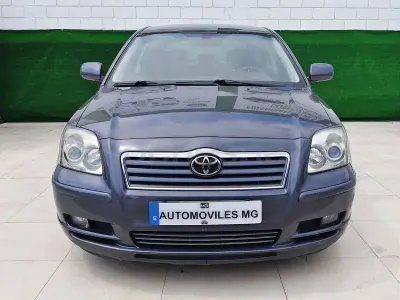 Usado Toyota Avensis Executive 150 CV (110 kW) 2006 Gris / plata Berlina