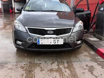 Gris / plata Usado 2010 Kia Ceed Plus Utilitario | 2600 €