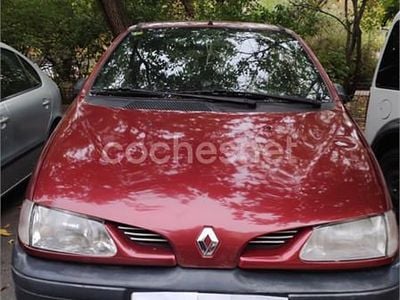 Granate Usado 1997 Renault Mégane Monovolumen | 1990 €