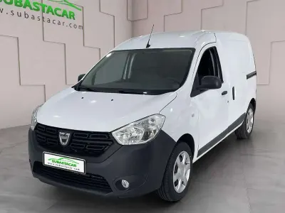 Usado Dacia Dokker Essentiel 109 CV (80 kW) 2021 Blanco Monovolumen