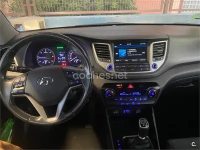 Usado Hyundai Tucson 115 CV (84 kW) 2017 Gris / plata SUV